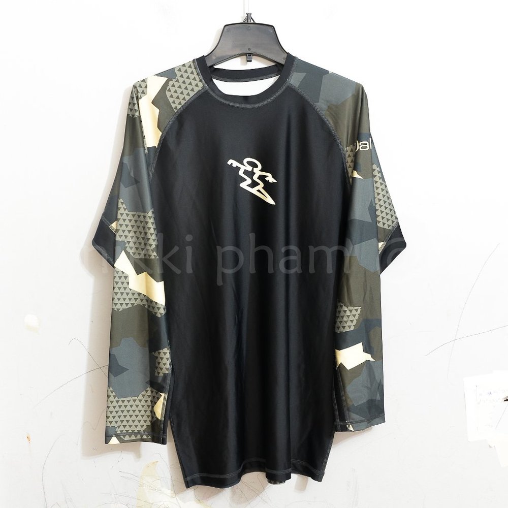 NWT Da Hui Mens Long Sleeve Rash Guard IN BLACK/ GREEN